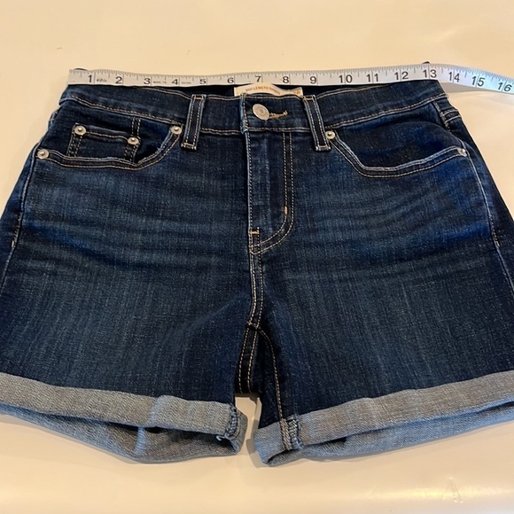 Levi’s Mid Length 4” Inseam Shorts Size 26 - Picture 4 of 16